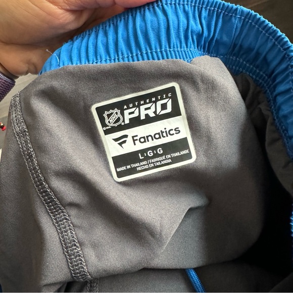 Avalanche NHL shorts size large - Picture 2 of 5